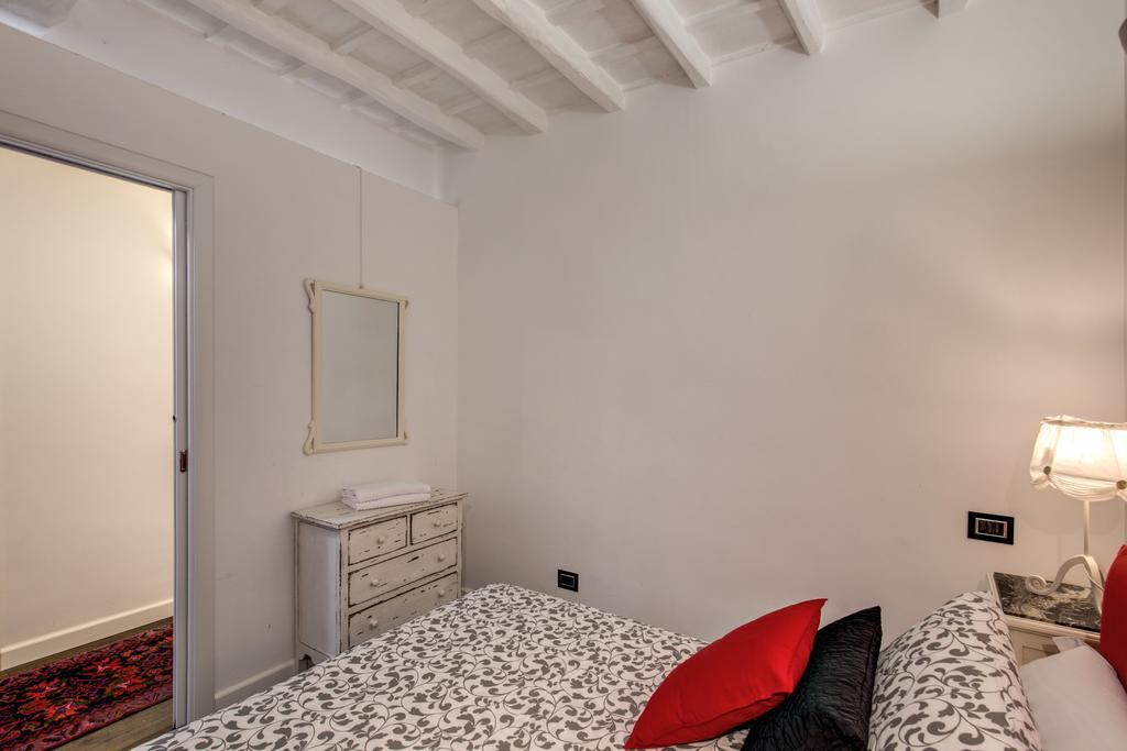 Campo De' Fiori Stylish White Appartement Rome Buitenkant foto